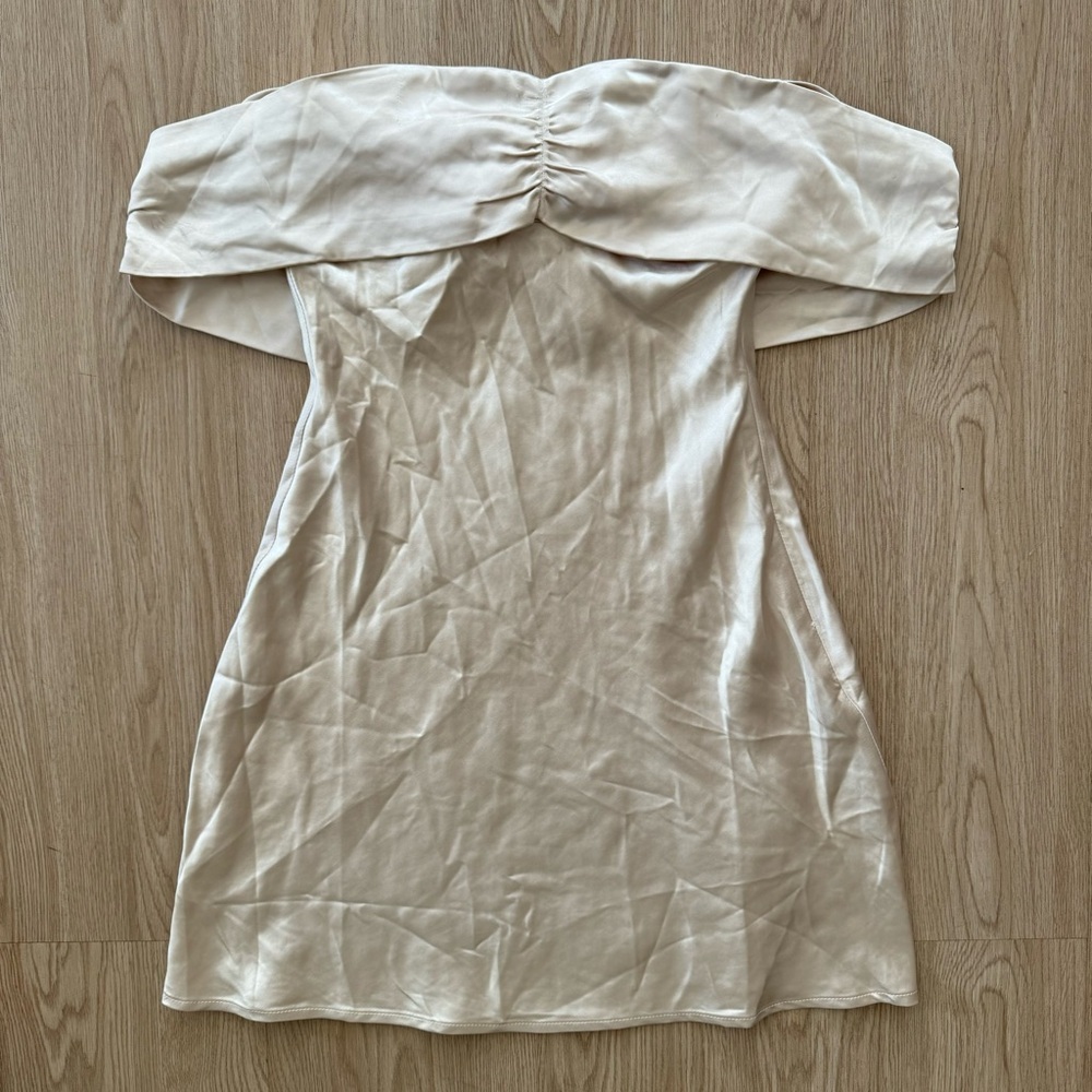 Princess Polly satin off the shoulder mini dress nwot - Picture 5 of 8